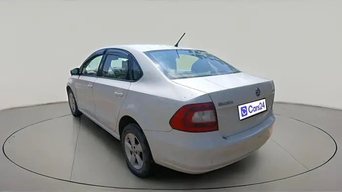 2015 Skoda Rapid AMBITION 1.5 TDI AT, Diesel, Automatic, 1,15,252 km, exterior