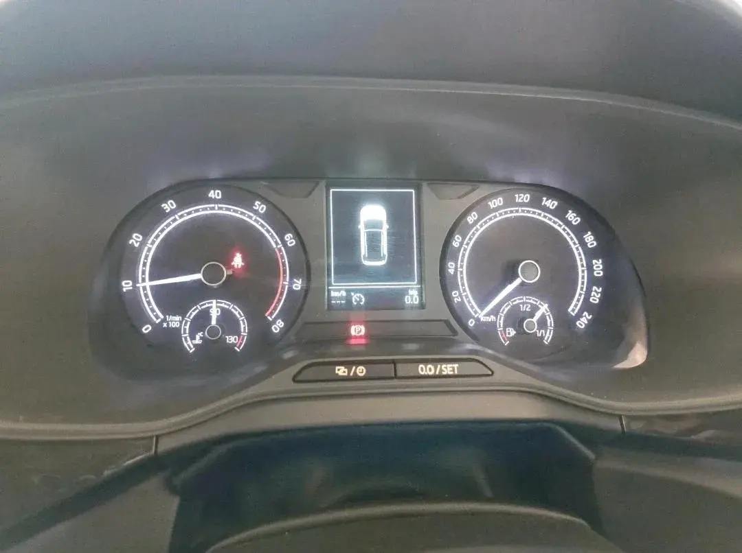 2021 Skoda KUSHAQ STYLE 1.0L TSI MT, Petrol, Manual, 35,729 km, interior