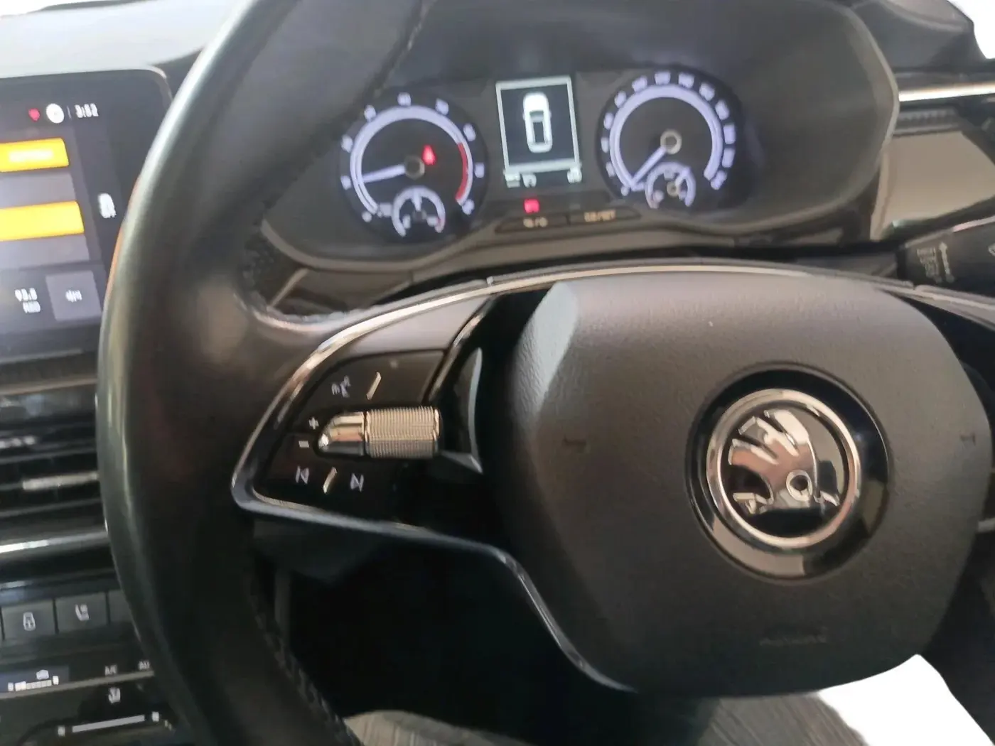 2021 Skoda KUSHAQ STYLE 1.0L TSI MT, Petrol, Manual, 35,729 km, interior