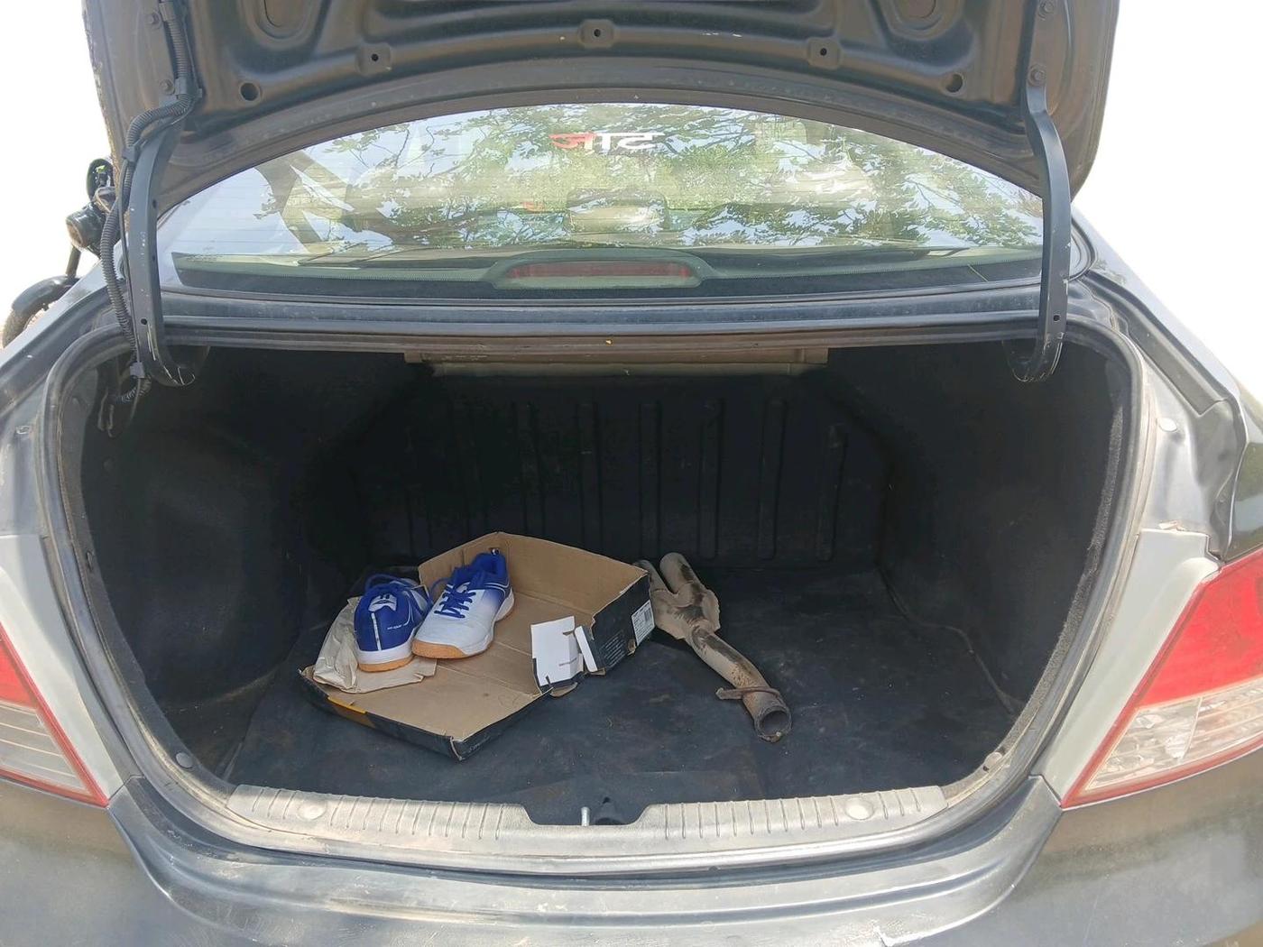 2011 Hyundai Verna FLUIDIC 1.6 VTVT SX OPT AT, Petrol, Automatic, 1,20,182 km, exterior