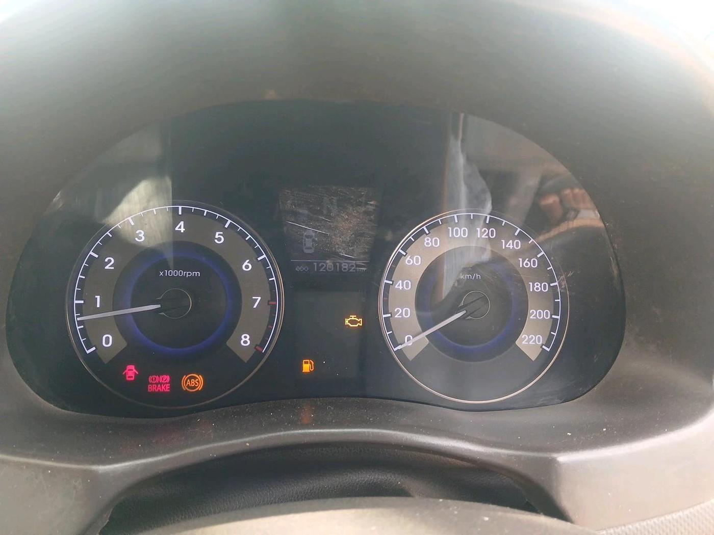 2011 Hyundai Verna FLUIDIC 1.6 VTVT SX OPT AT, Petrol, Automatic, 1,20,182 km, interior