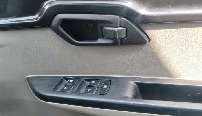 2016 Mahindra Kuv100 K8 D 6 STR, Diesel, Manual, 88,492 km, interior