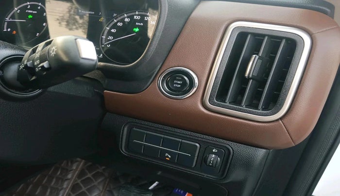 2023 Mahindra SCORPIO-N Z8 L DIESEL AT 2WD 6 STR, Diesel, Automatic, 96,076 km, interior