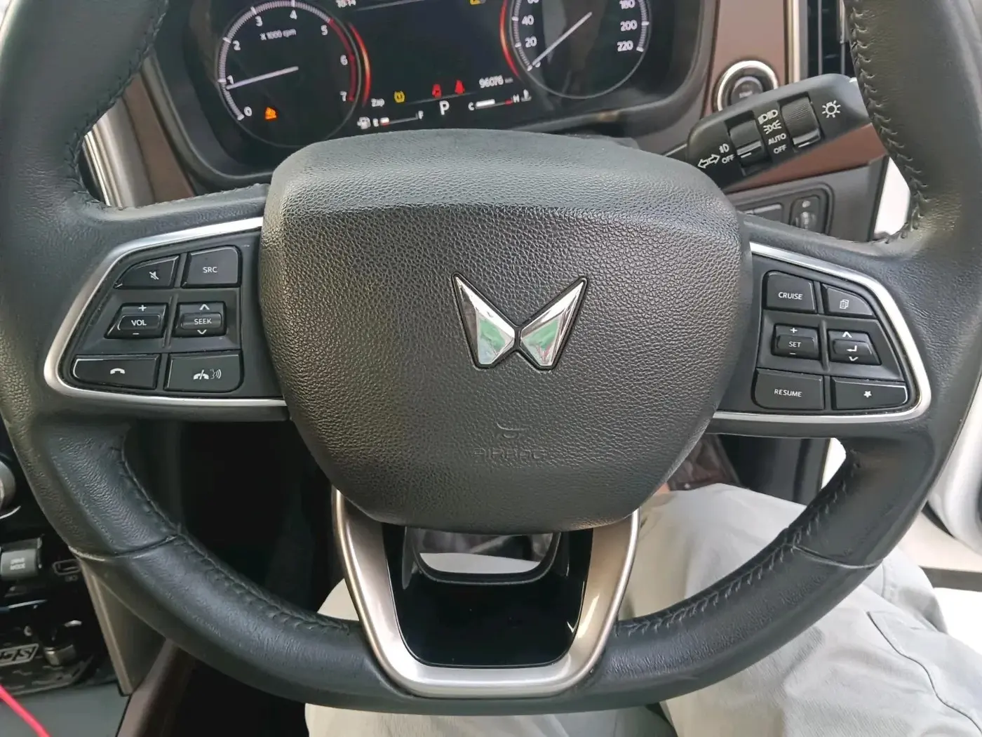 2023 Mahindra SCORPIO-N Z8 L DIESEL AT 2WD 6 STR, Diesel, Automatic, 96,076 km, interior