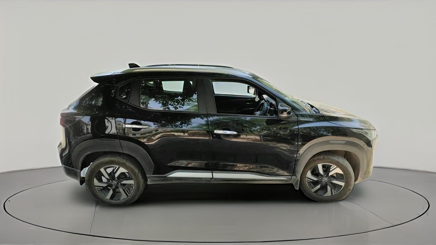 2025 Nissan MAGNITE N-Connecta B4D 1.0 Petrol MT, Petrol, Manual, 13,275 km, exterior
