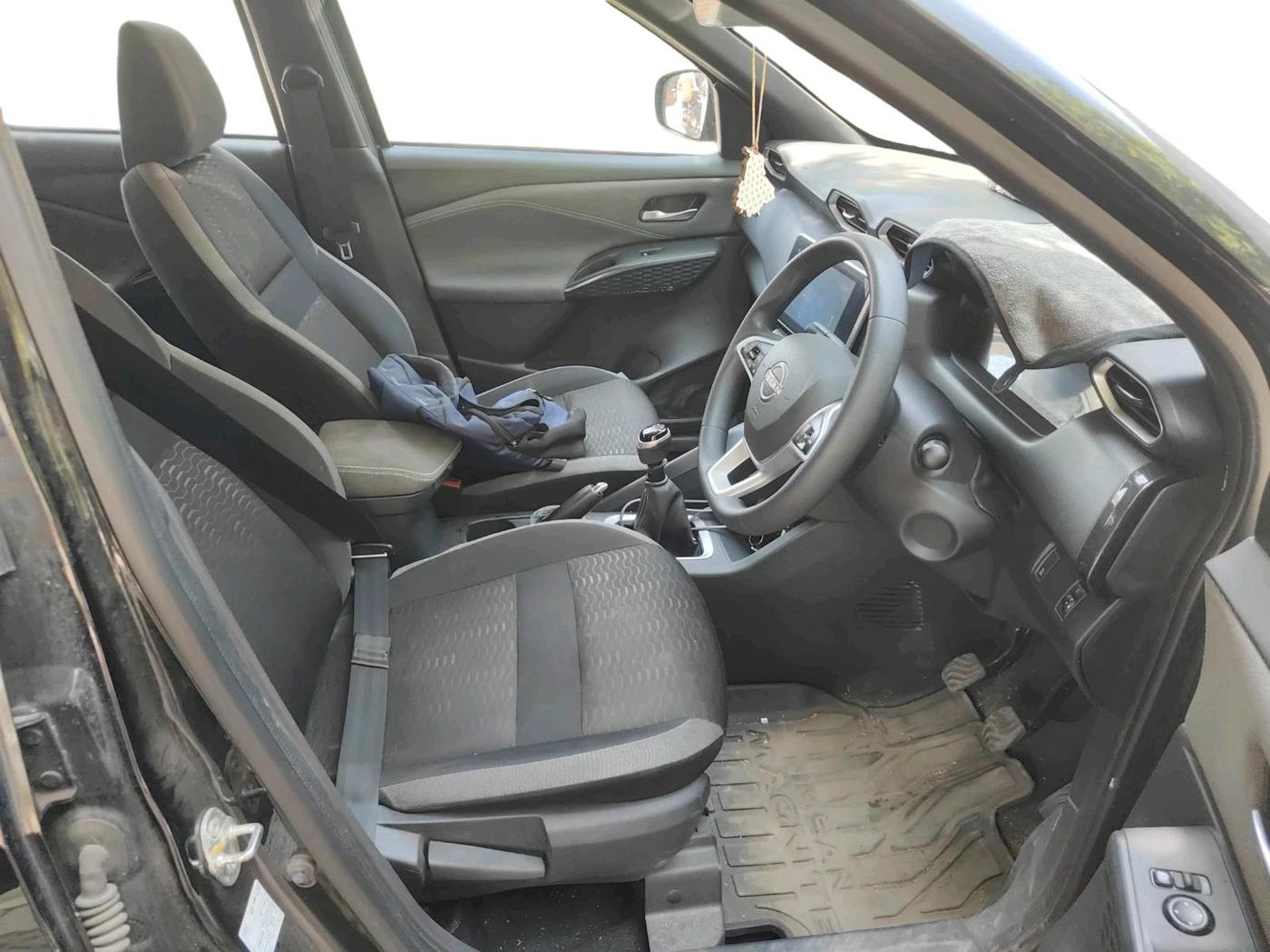 2025 Nissan MAGNITE N-Connecta B4D 1.0 Petrol MT, Petrol, Manual, 13,275 km, interior