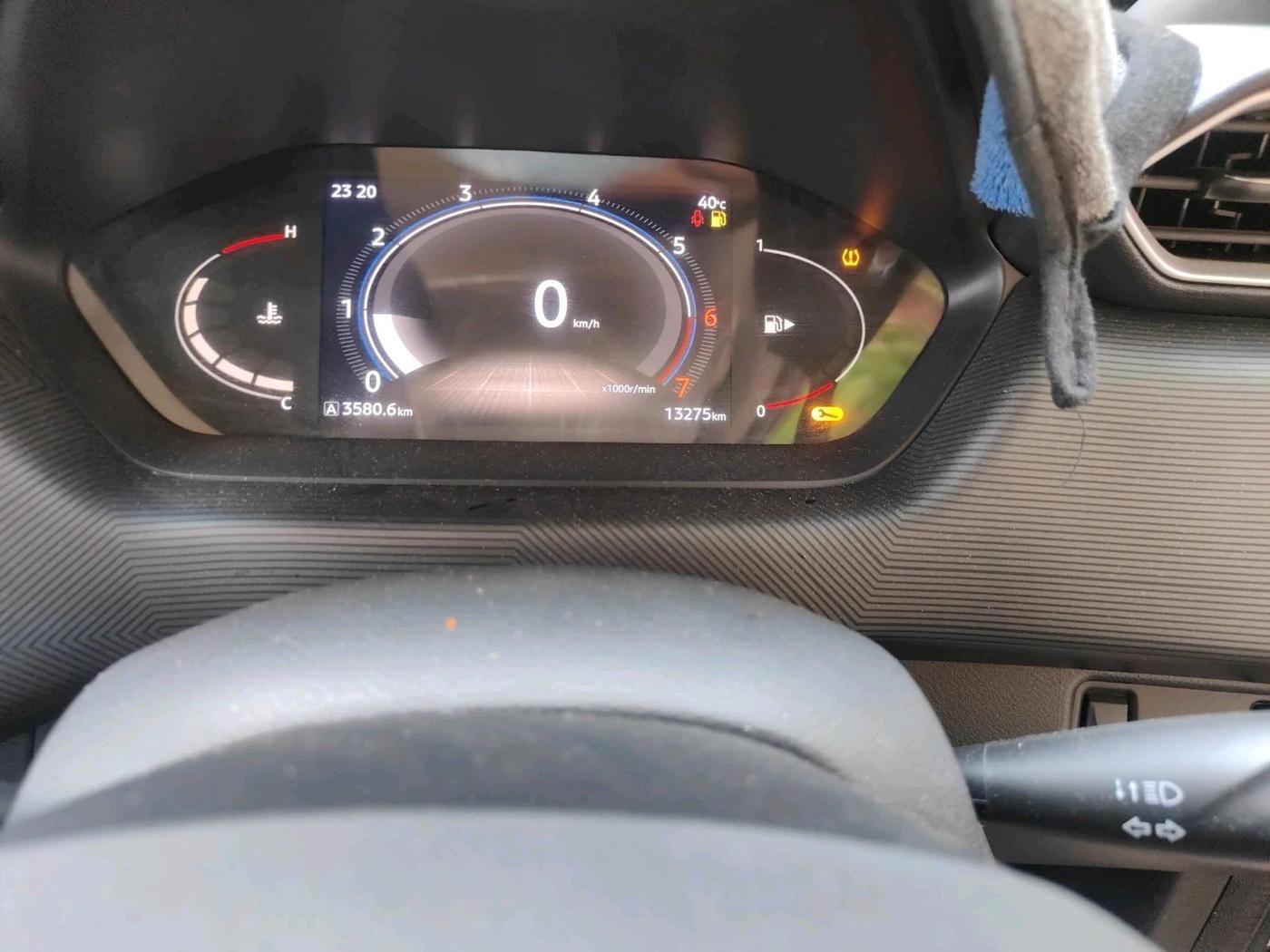 2025 Nissan MAGNITE N-Connecta B4D 1.0 Petrol MT, Petrol, Manual, 13,275 km, interior