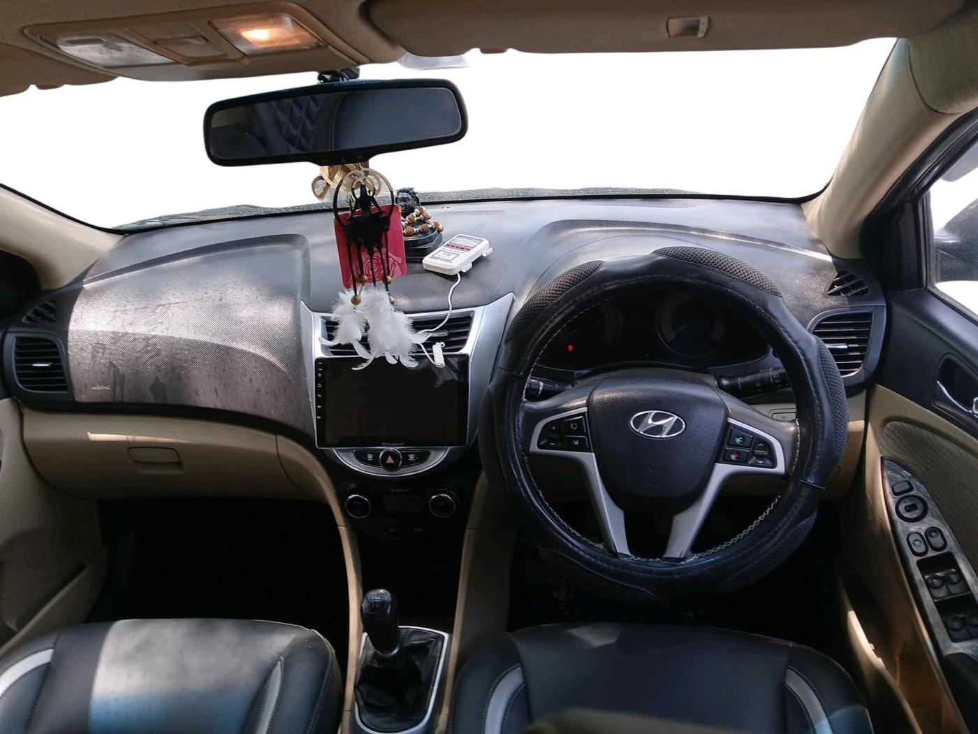 2013 Hyundai Verna FLUIDIC 1.6 VTVT SX, Petrol, Manual, 1,04,143 km, interior