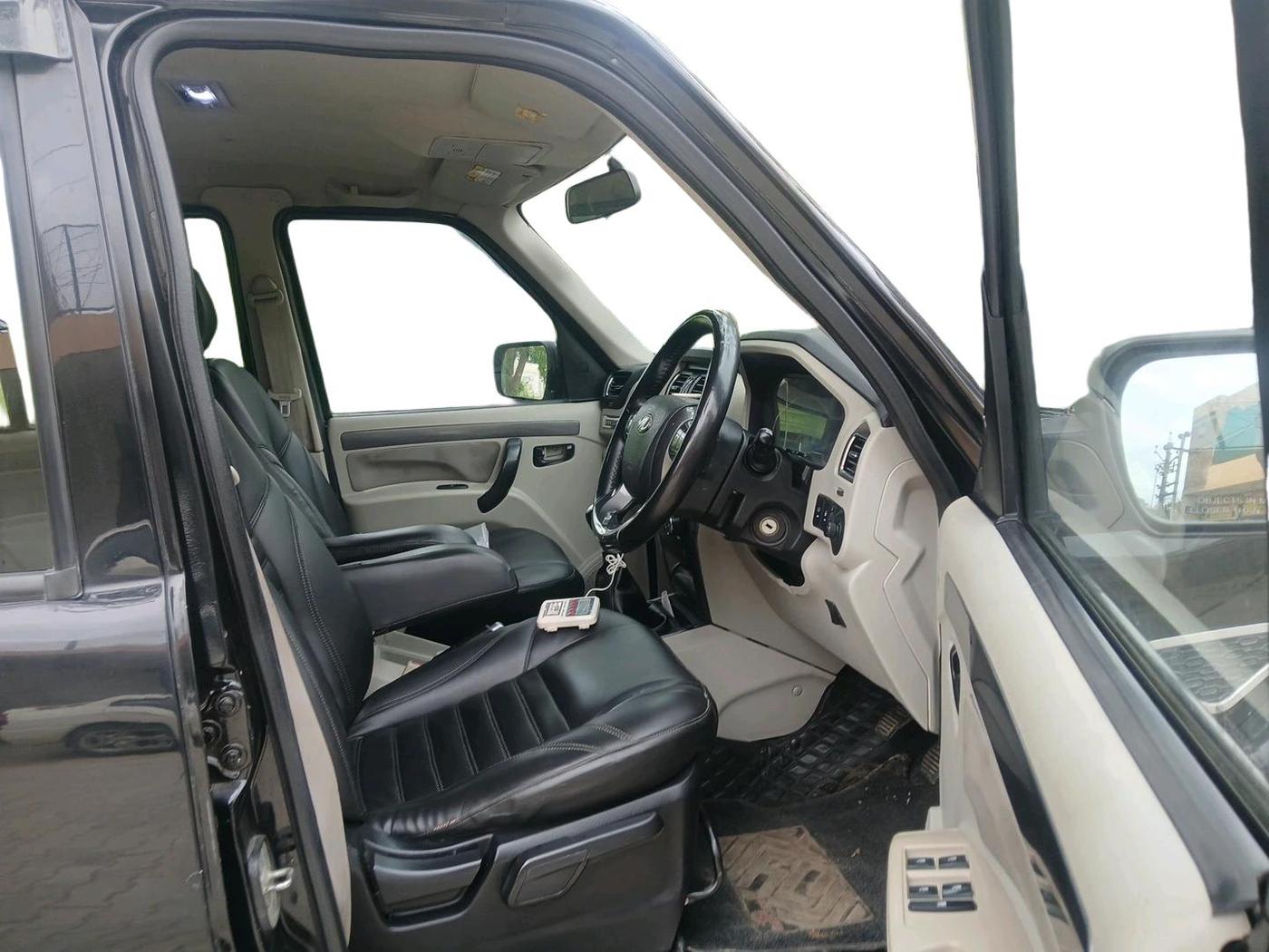 2019 Mahindra Scorpio S9, Diesel, Manual, 76,568 km, interior
