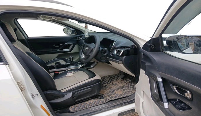 2022 Tata Safari XT PLUS, Diesel, Manual, 1,12,347 km, interior
