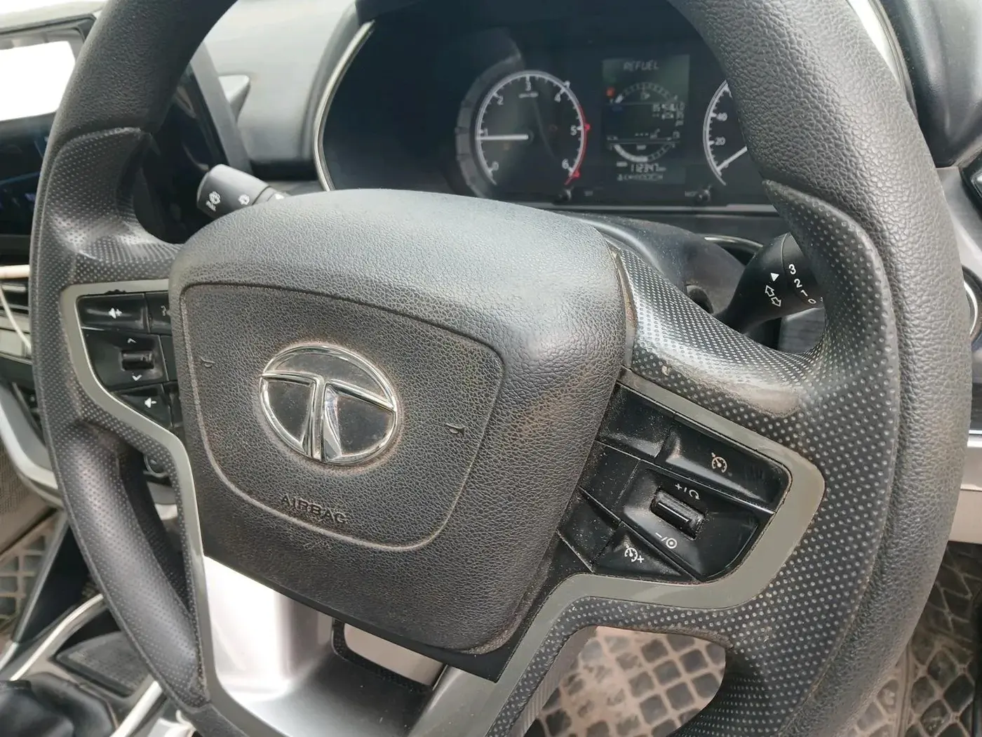 2022 Tata Safari XT PLUS, Diesel, Manual, 1,12,347 km, interior