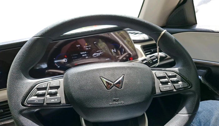 2024 Mahindra XUV700 AX 5 P MT 7 STR, Petrol, Manual, 16,191 km, interior