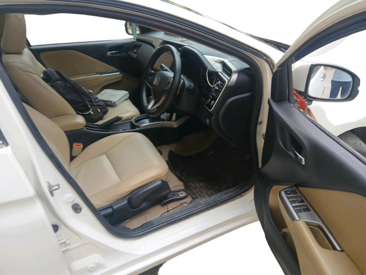 2015 Honda City 1.5L I-VTEC VX CVT, CNG, Automatic, 70,714 km, interior
