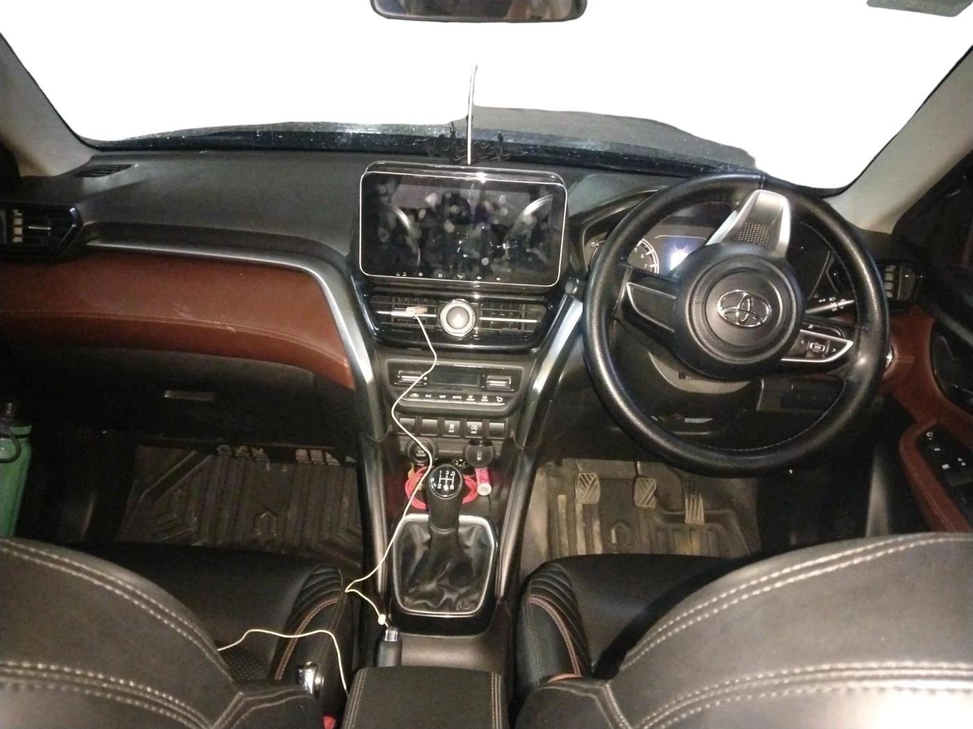 2023 Toyota URBAN CRUISER HYRYDER E NEO DRIVE, Petrol, Manual, 61,001 km, interior
