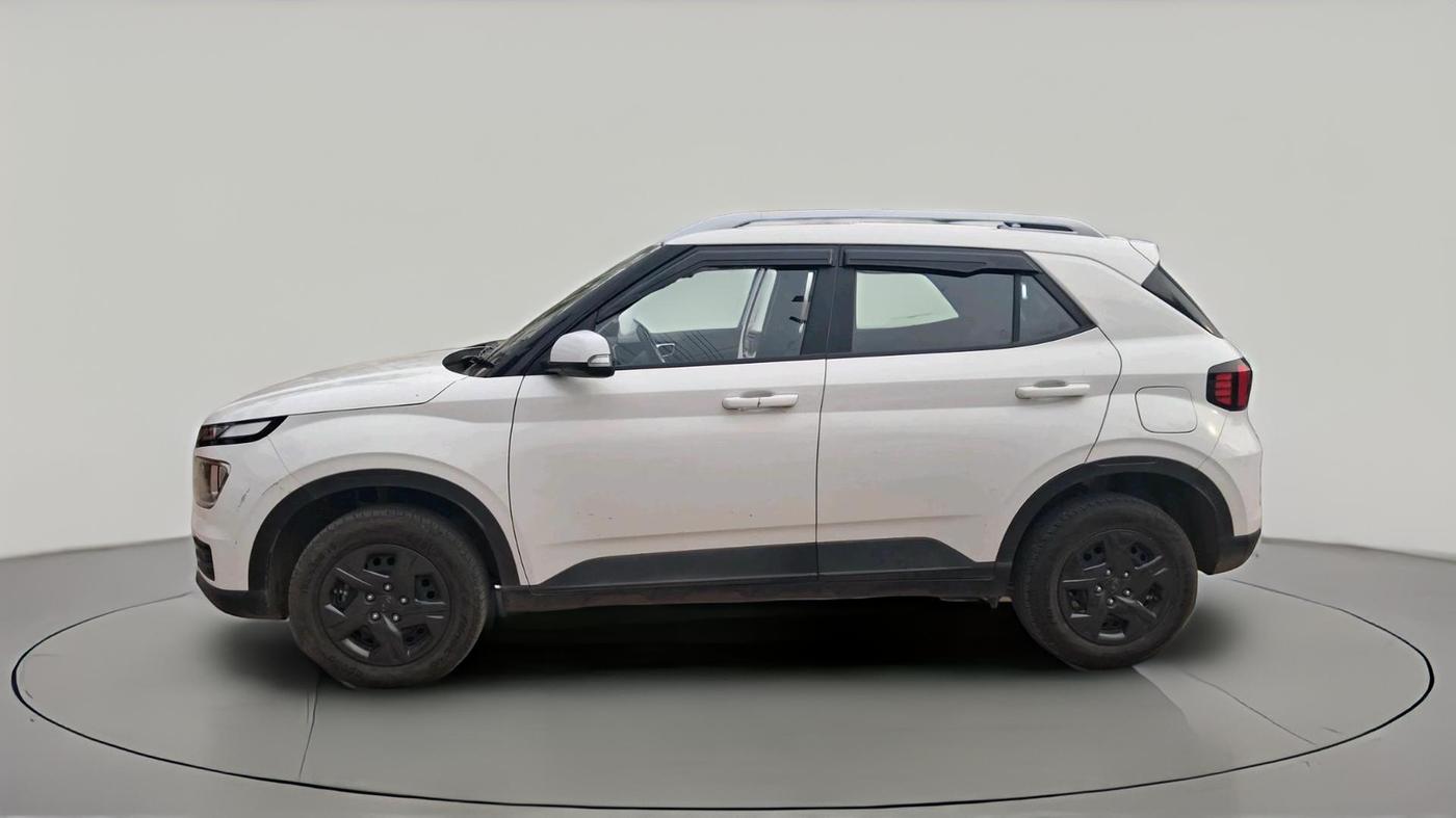 2025 Hyundai VENUE S PLUS 1.5 CRDI, Diesel, Manual, 8,337 km, exterior