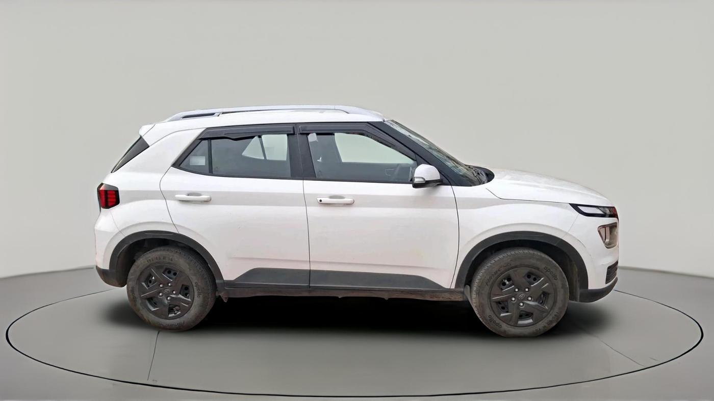 2025 Hyundai VENUE S PLUS 1.5 CRDI, Diesel, Manual, 8,337 km, exterior