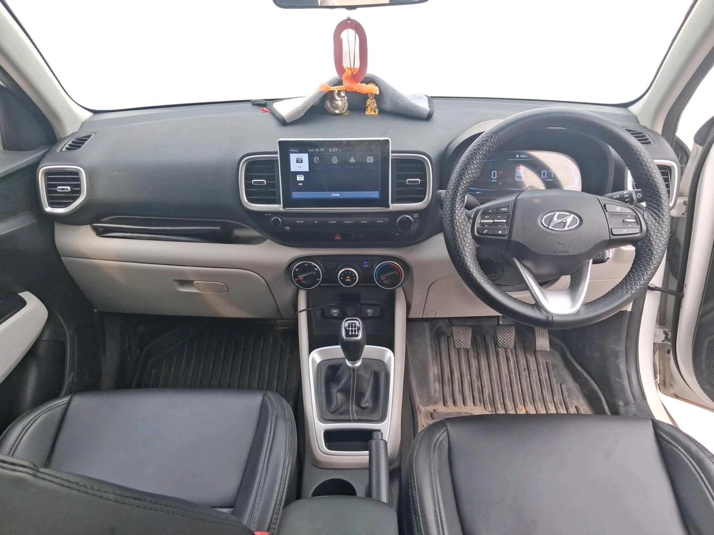 2025 Hyundai VENUE S PLUS 1.5 CRDI, Diesel, Manual, 8,337 km, interior