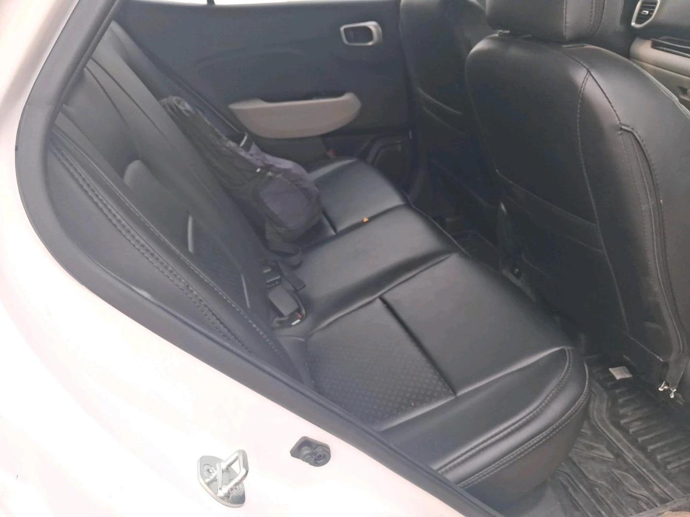 2025 Hyundai VENUE S PLUS 1.5 CRDI, Diesel, Manual, 8,337 km, interior