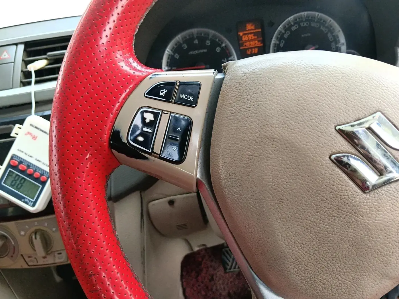 2014 Maruti Ertiga ZXI, CNG, Manual, 1,48,989 km, interior