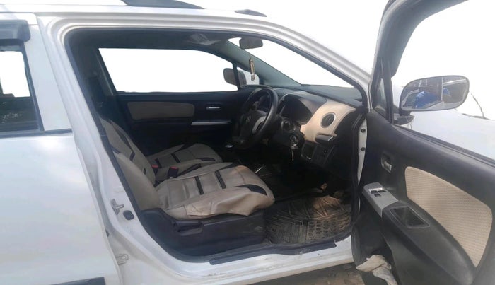 2017 Maruti Wagon R 1.0 LXI, Petrol, Manual, 58,733 km, interior