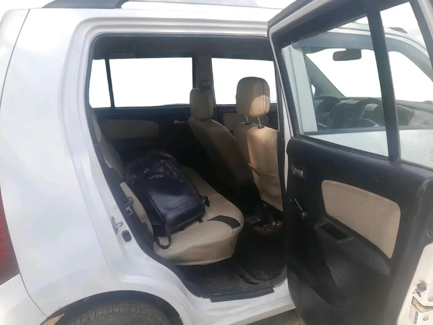 2017 Maruti Wagon R 1.0 LXI, Petrol, Manual, 58,733 km, interior