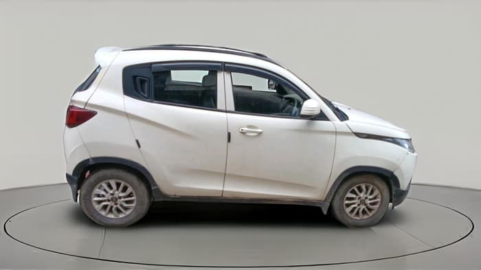 2017 Mahindra Kuv100 K2 6 STR, CNG, Manual, 70,659 km, exterior