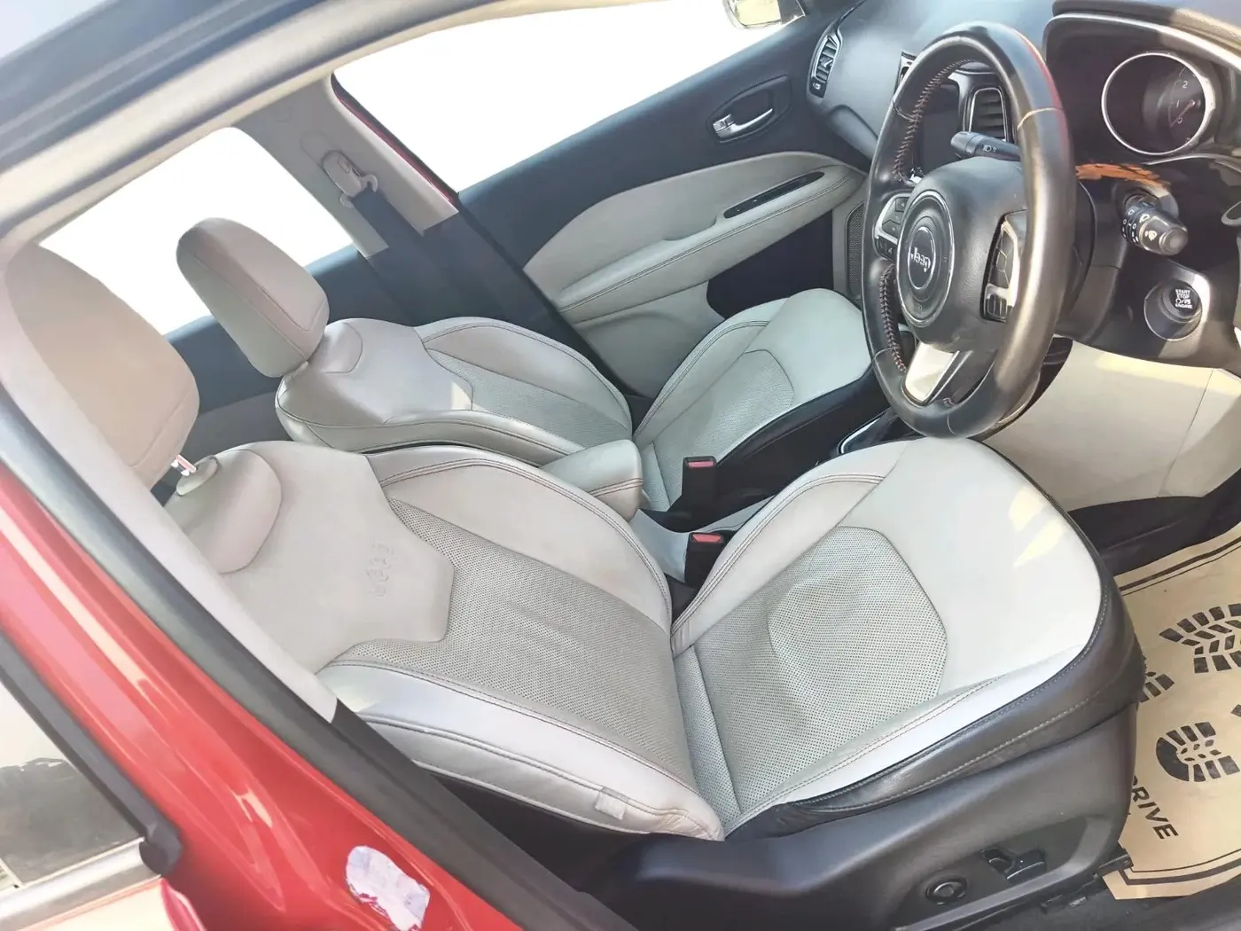 2018 Jeep Compass LIMITED PLUS PETROL AT, Petrol, Automatic, 24,586 km, interior