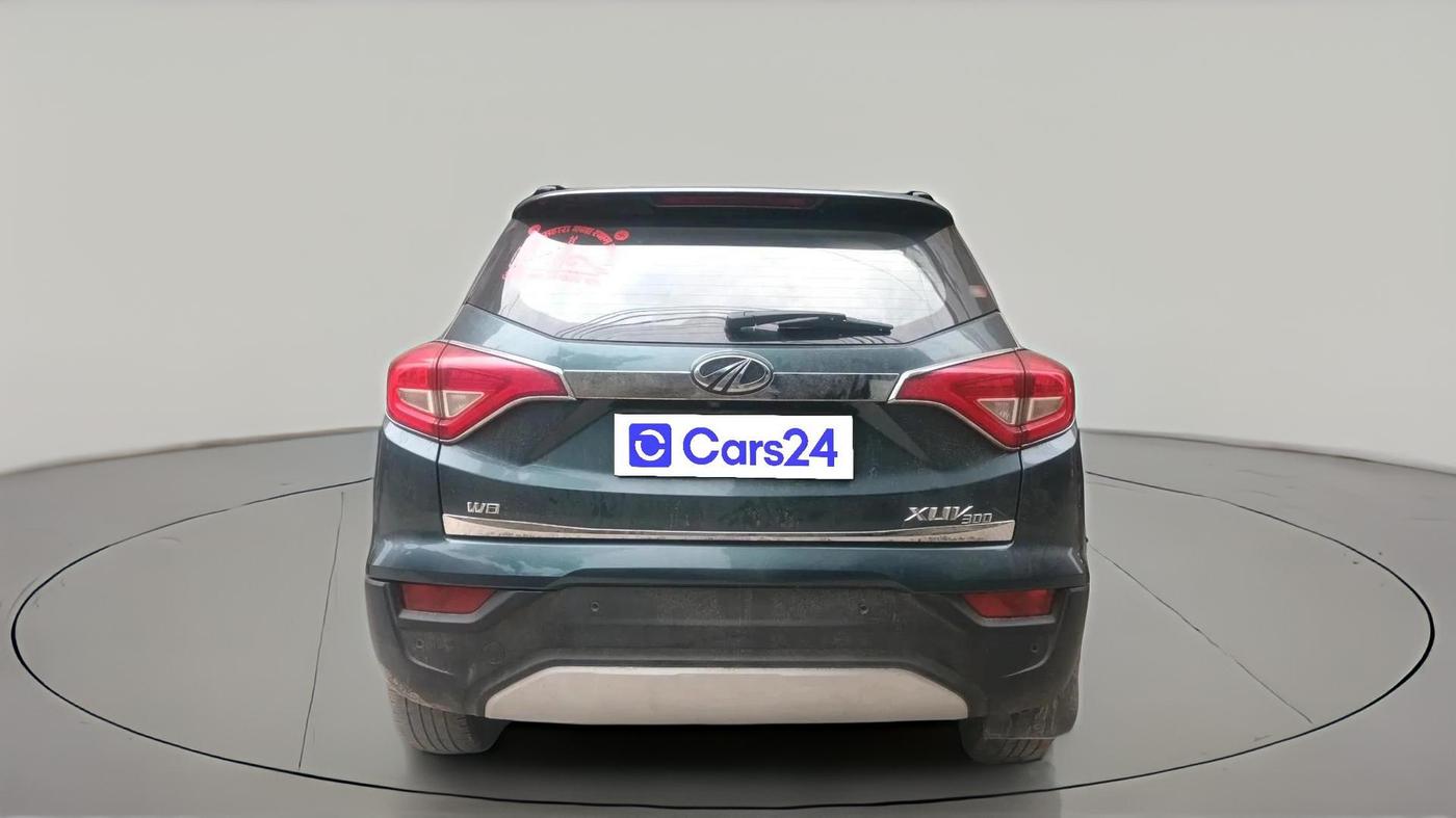 2021 Mahindra XUV300 W8 1.2 PETROL, Petrol, Manual, 44,087 km, exterior