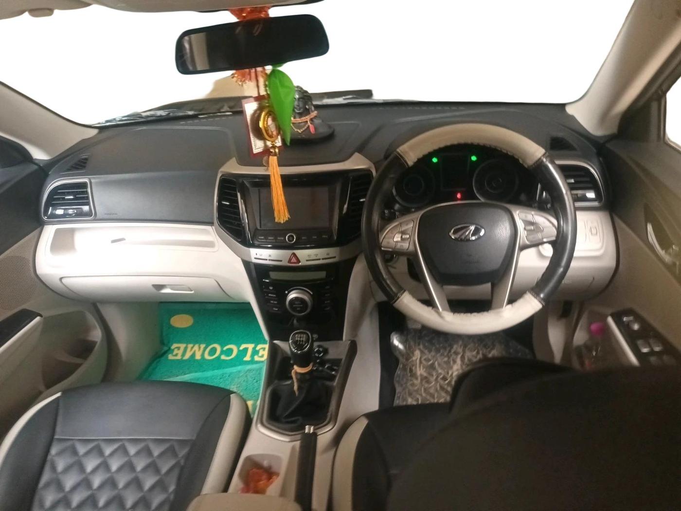 2021 Mahindra XUV300 W8 1.2 PETROL, Petrol, Manual, 44,087 km, interior
