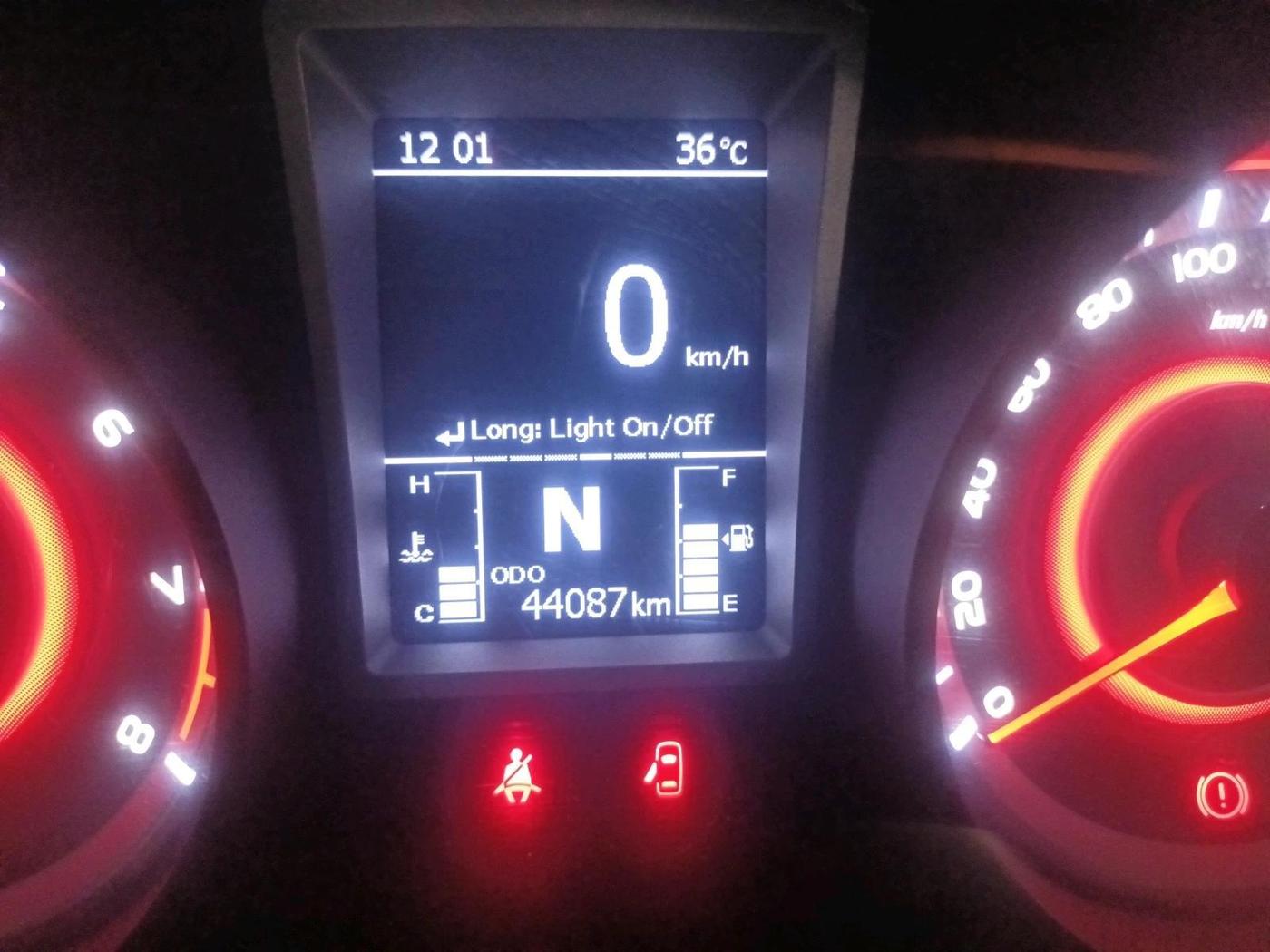 2021 Mahindra XUV300 W8 1.2 PETROL, Petrol, Manual, 44,087 km, interior