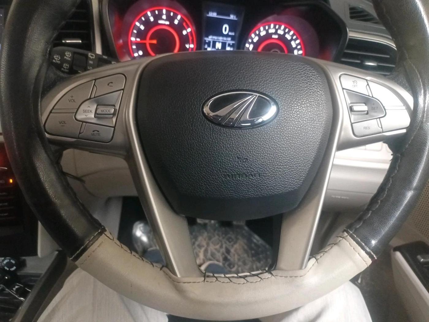 2021 Mahindra XUV300 W8 1.2 PETROL, Petrol, Manual, 44,087 km, interior