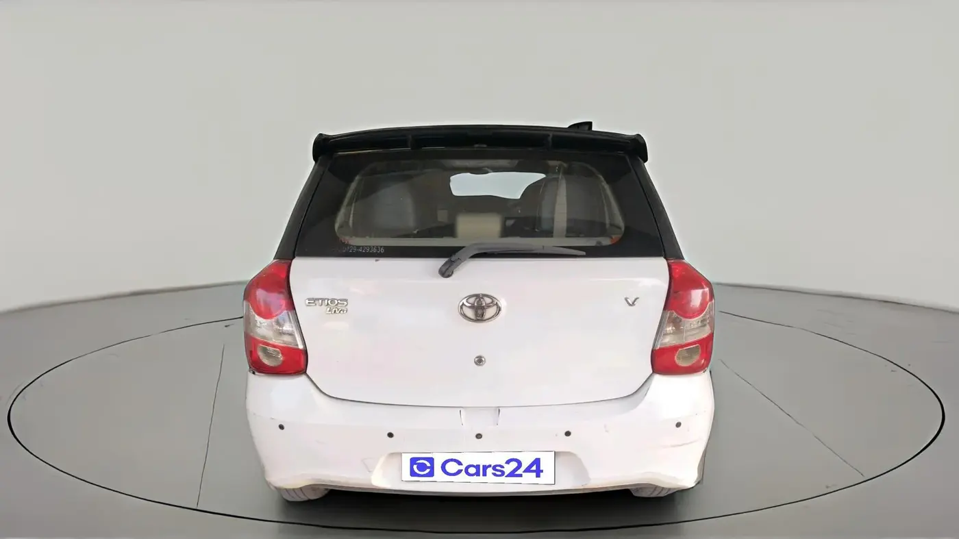 2017 Toyota Etios Liva V, Petrol, Manual, 98,250 km, exterior