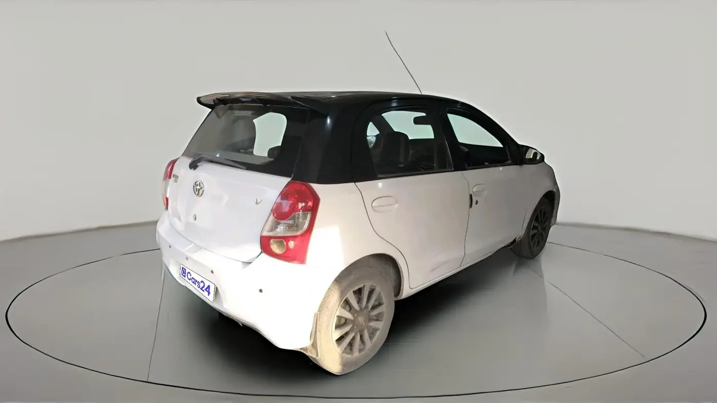 2017 Toyota Etios Liva V, Petrol, Manual, 98,250 km, exterior