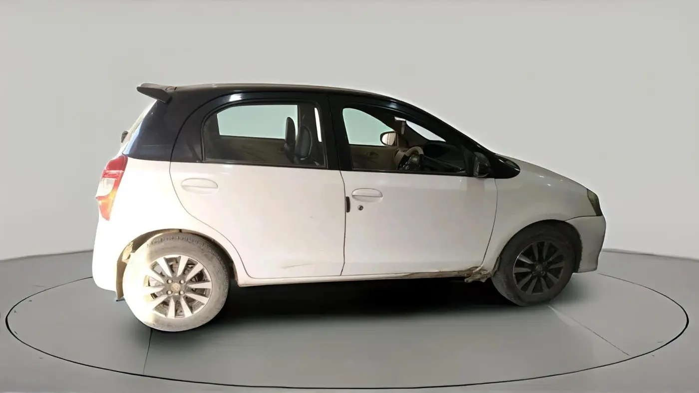 2017 Toyota Etios Liva V, Petrol, Manual, 98,250 km, exterior