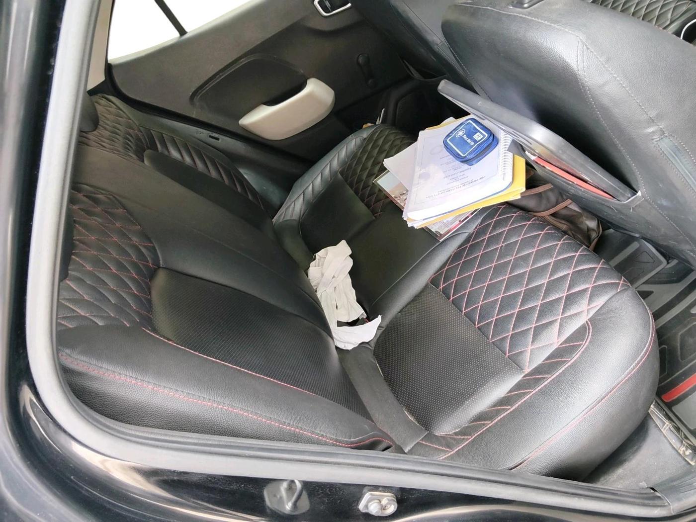 2023 Hyundai VENUE E 1.2, Petrol, Manual, 1,07,599 km, interior