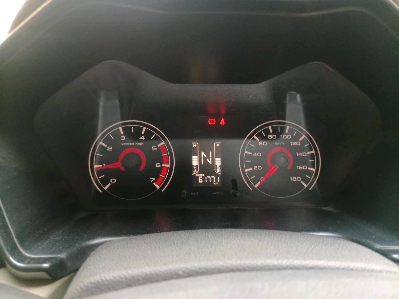 2016 Mahindra Kuv100 K4 D 6 STR, Diesel, Manual, 61,771 km, interior