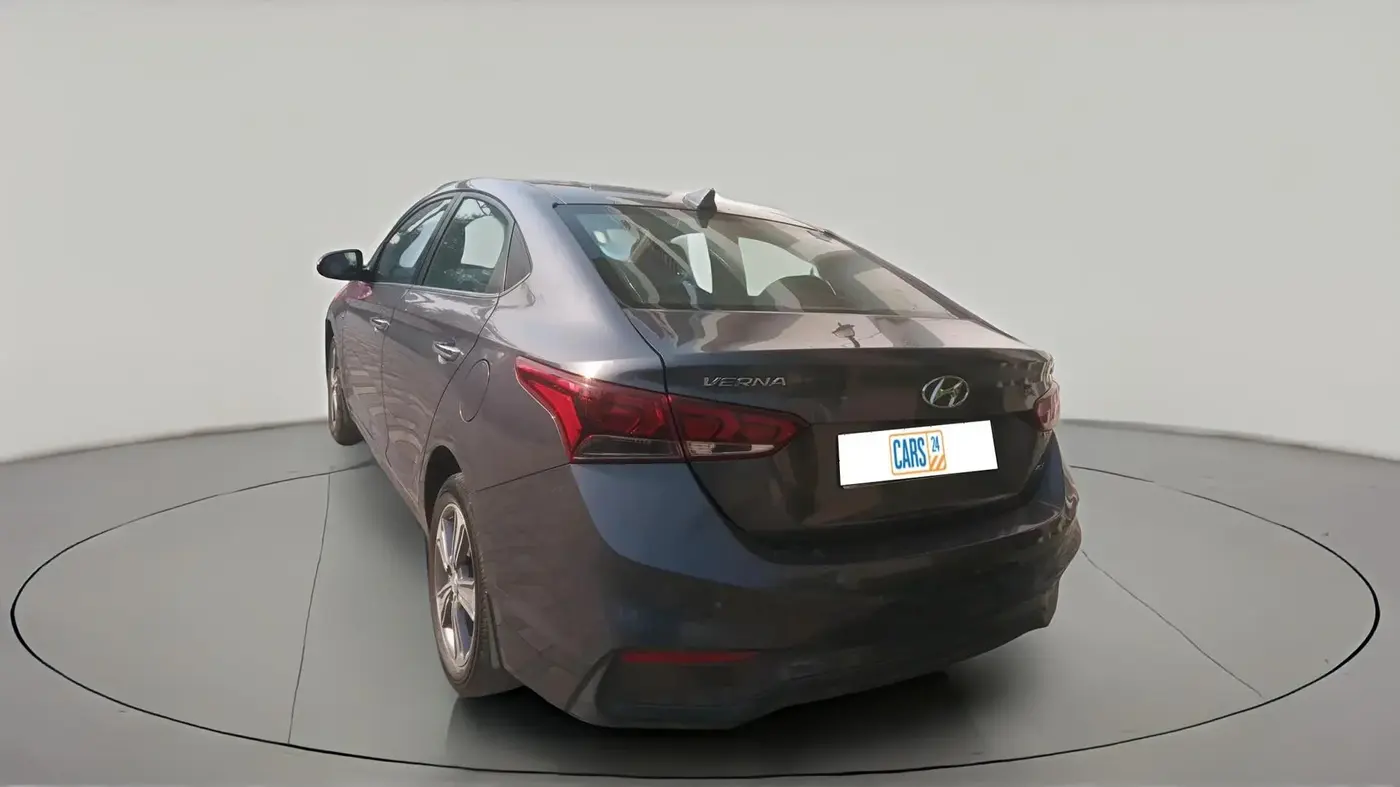 2017 Hyundai Verna 1.6 VTVT SX (O) AT, Petrol, Automatic, 80,000 km, exterior