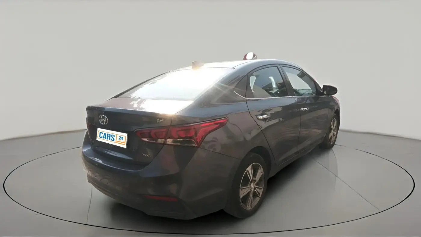 2017 Hyundai Verna 1.6 VTVT SX (O) AT, Petrol, Automatic, 80,000 km, exterior
