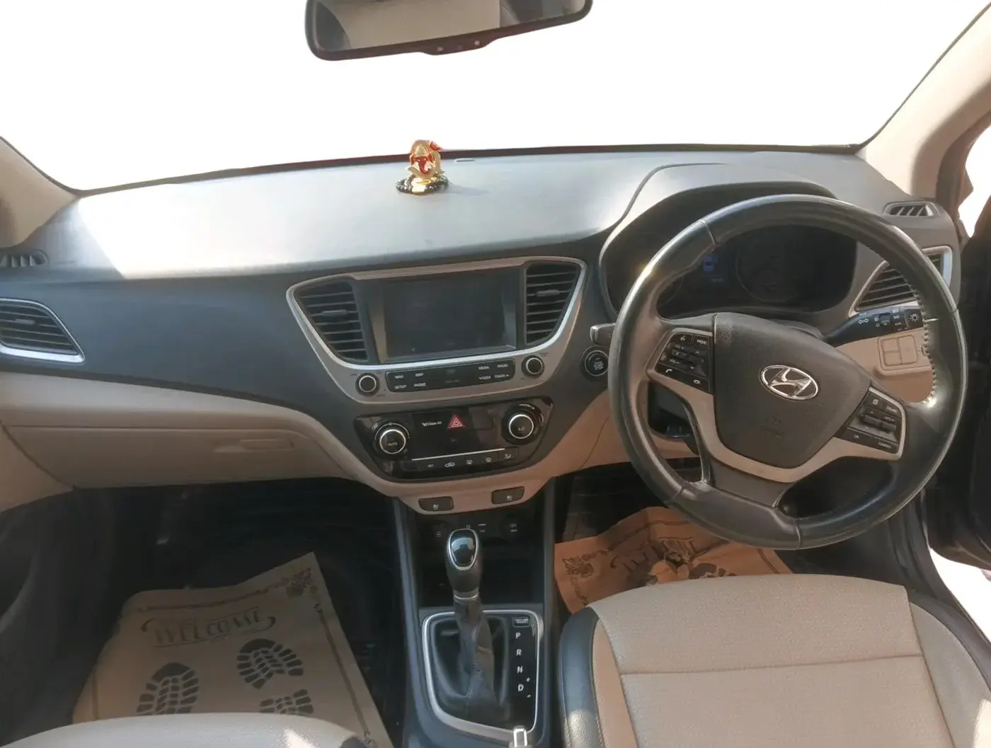 2017 Hyundai Verna 1.6 VTVT SX (O) AT, Petrol, Automatic, 80,000 km, interior