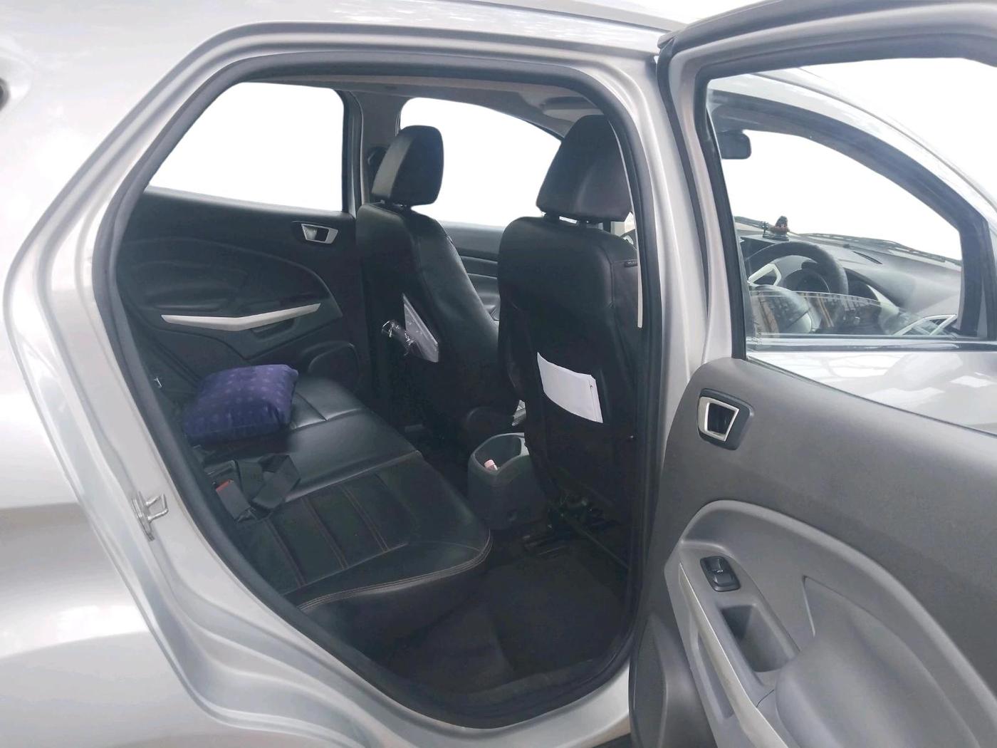 2015 Ford Ecosport TITANIUM 1.0L ECOBOOST, Petrol, Manual, 98,648 km, interior