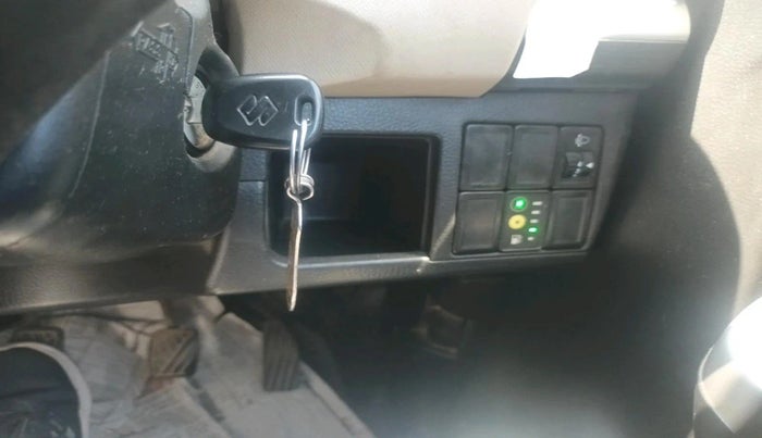 2017 Maruti Wagon R 1.0 LXI CNG, CNG, Manual, 1,19,102 km, interior