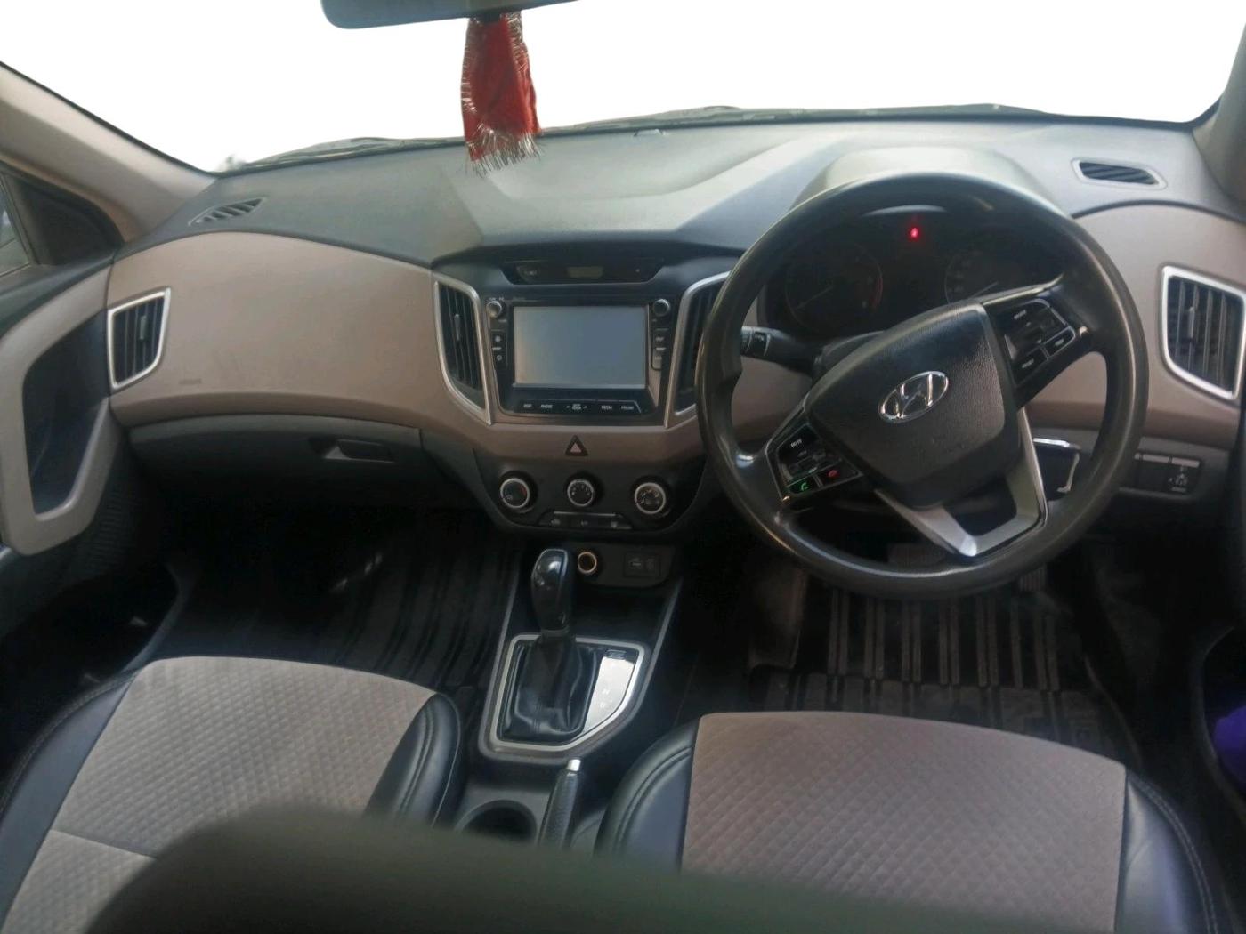 2016 Hyundai Creta S PLUS 1.6 AT DIESEL, Diesel, Automatic, 1,27,829 km, interior