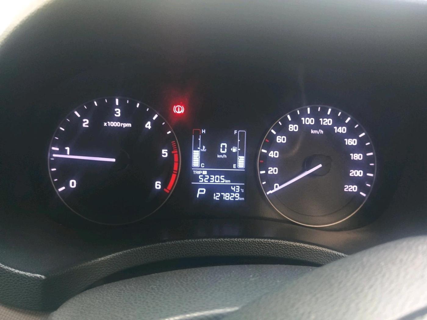 2016 Hyundai Creta S PLUS 1.6 AT DIESEL, Diesel, Automatic, 1,27,829 km, interior