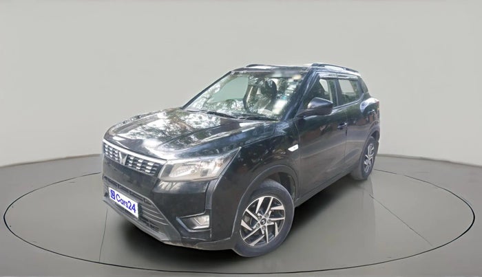 2022 Mahindra XUV300 W6 1.2 PETROL, Petrol, Manual, 62,463 km, exterior