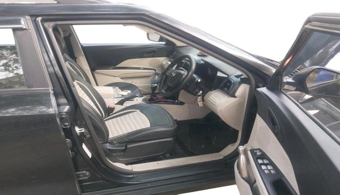 2022 Mahindra XUV300 W6 1.2 PETROL, Petrol, Manual, 62,463 km, interior