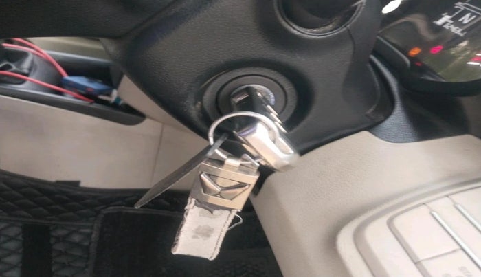 2022 Mahindra XUV300 W6 1.2 PETROL, Petrol, Manual, 62,463 km, interior