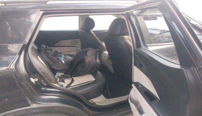 2022 Mahindra XUV300 W6 1.2 PETROL, Petrol, Manual, 62,463 km, interior