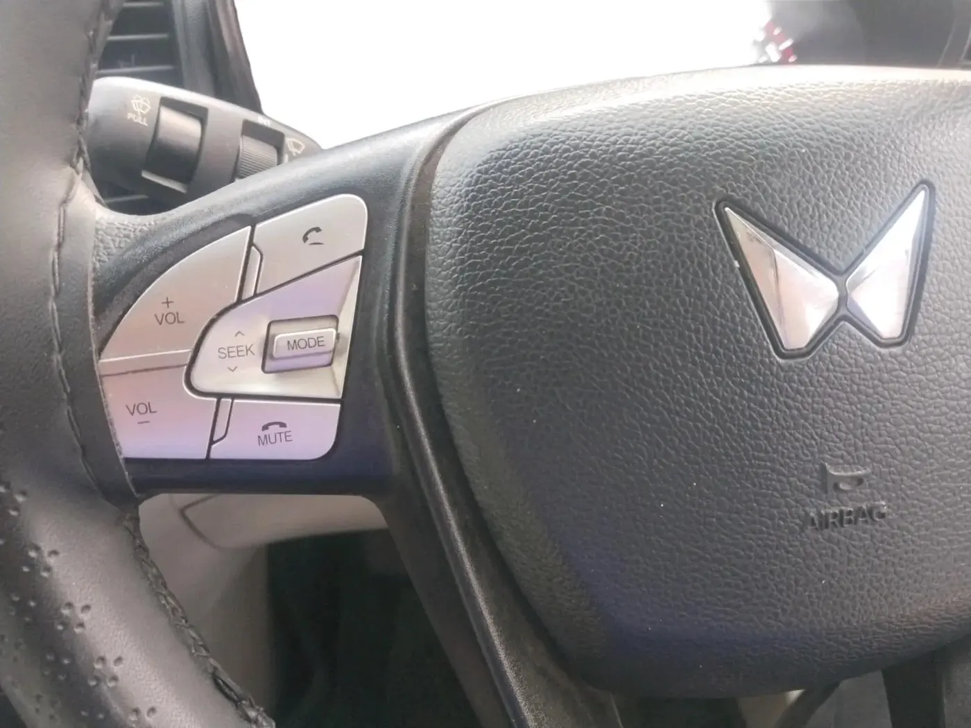2022 Mahindra XUV300 W6 1.2 PETROL, Petrol, Manual, 62,463 km, interior