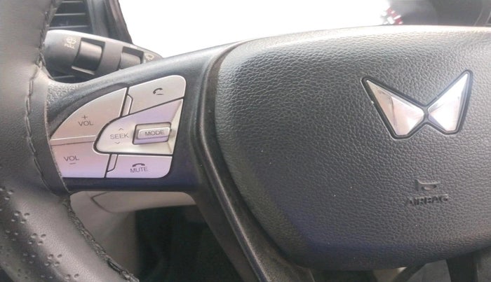 2022 Mahindra XUV300 W6 1.2 PETROL, Petrol, Manual, 62,463 km, interior