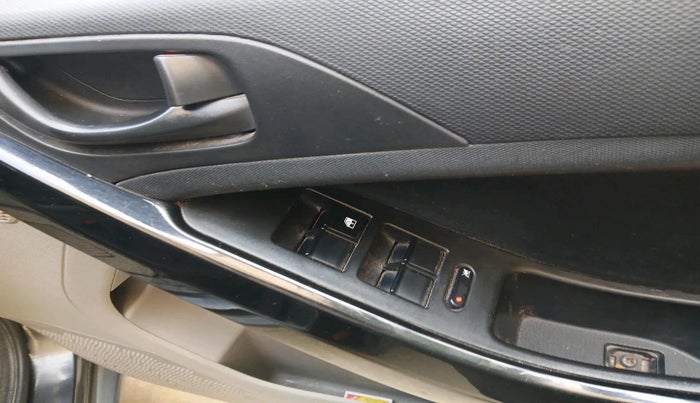 2019 Tata NEXON KRAZ MT PETROL, Petrol, Manual, 1,07,006 km, interior